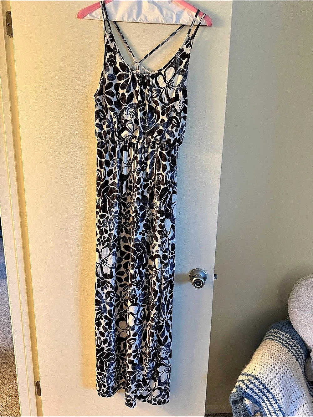 Loft Floral Maxi Dress in White, blue & Black Size large